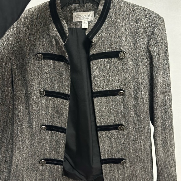 Conrad Blazer in size 6. Zip closure. Suit number 810043/820034MU. - Picture 2 of 7